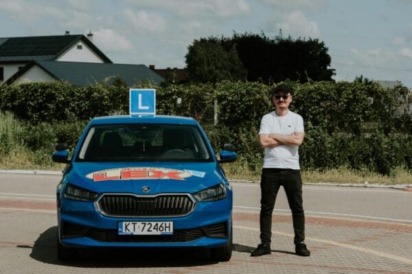 Instruktorzy szkoły jazdy