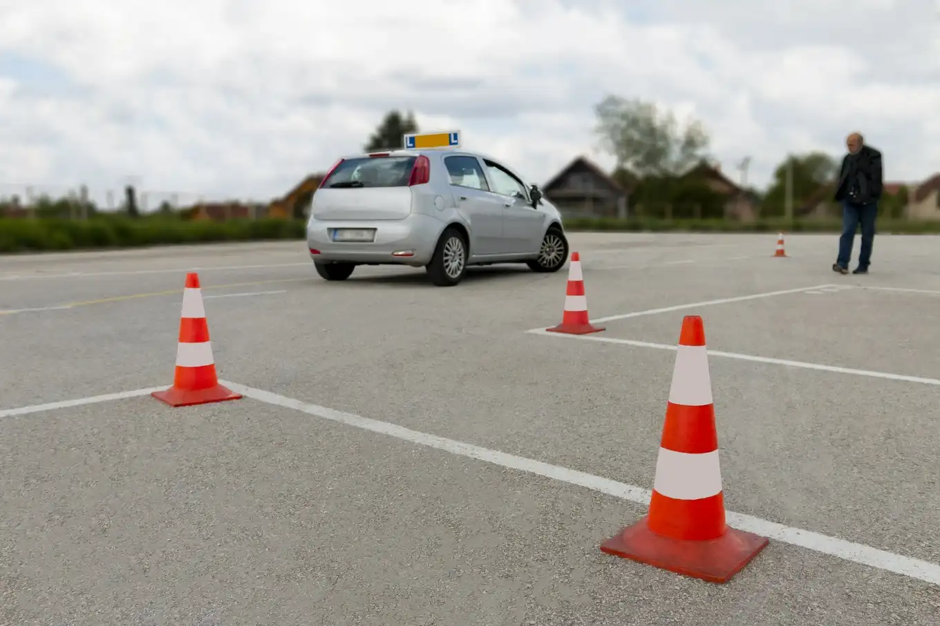 Od PKK do pierwszych samodzielnych manewrów — jak wygląda start kursu kategorii B